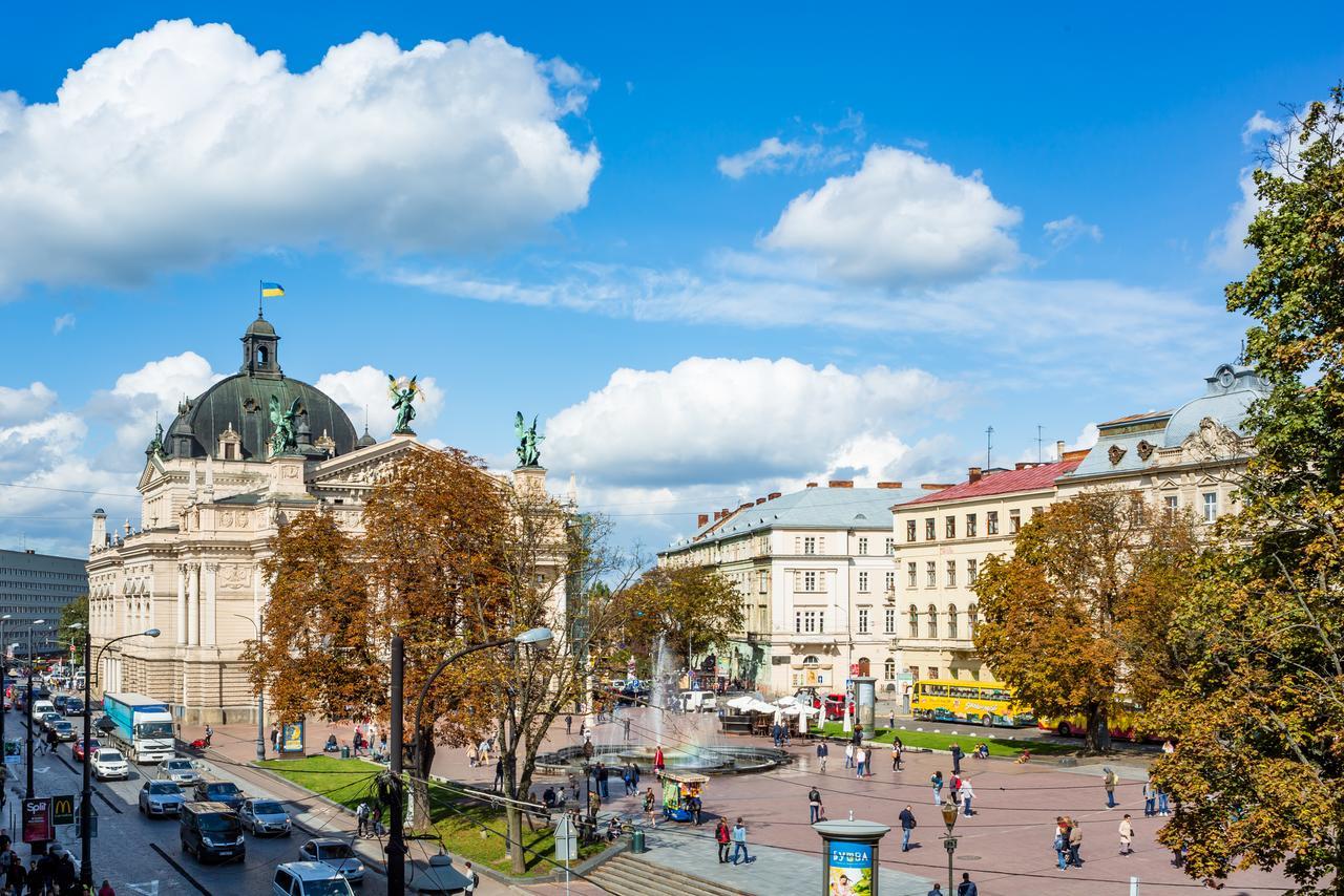 31 Svobody Avenue Apartment Lwów Zewnętrze zdjęcie