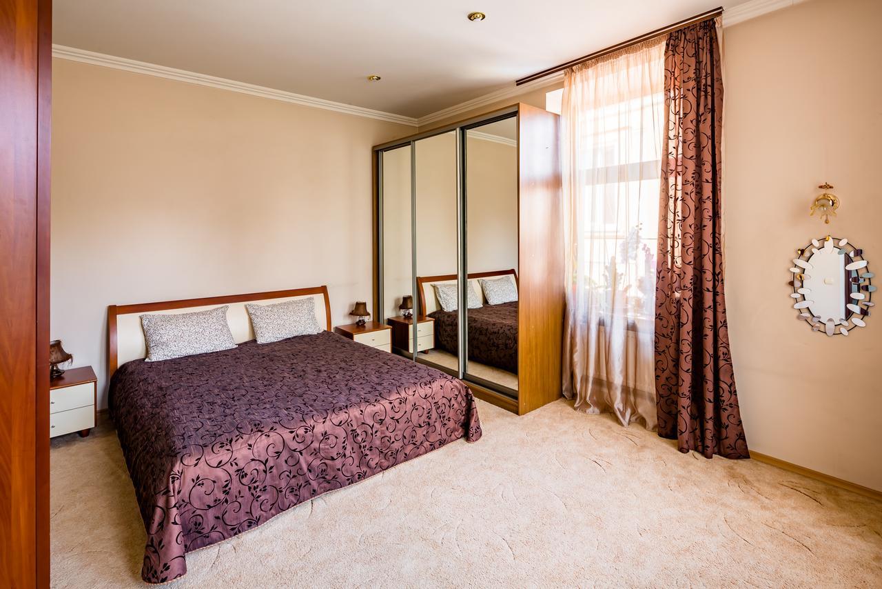 31 Svobody Avenue Apartment Lwów Zewnętrze zdjęcie