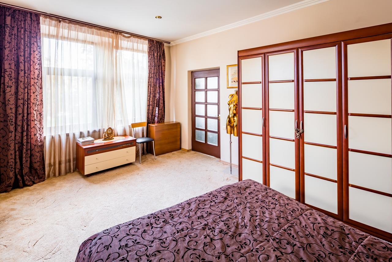 31 Svobody Avenue Apartment Lwów Zewnętrze zdjęcie